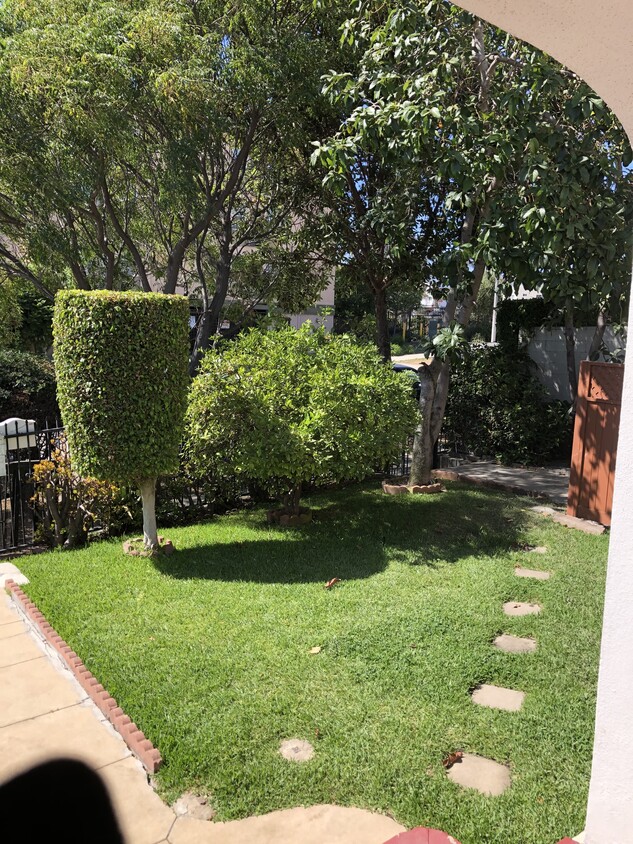 Primary Photo - 2506 S Bronson Ave