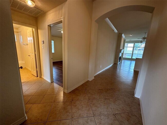 Foto del edificio - 3403 Covey Trail Dr