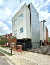 Building Photo - 1311 Isabella St