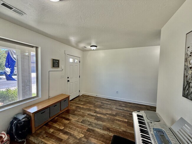 Foto del edificio - 722 S Willow Park Dr