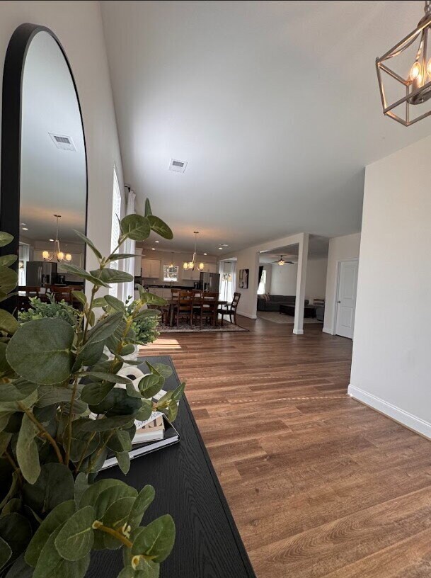 Foto del edificio - Ask us how to get FREE RENT!