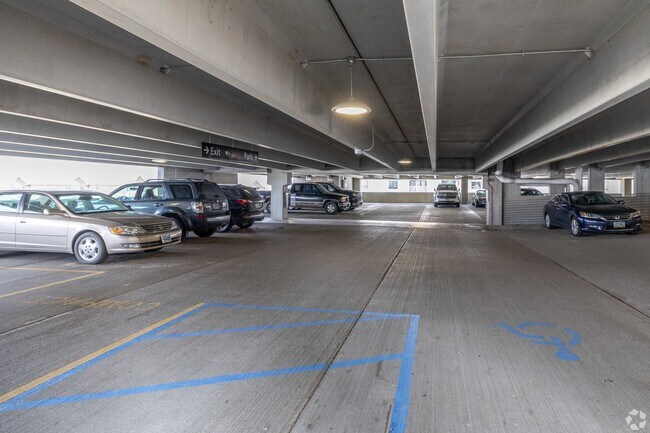 Foto del edificio - 360 32nd Ave W