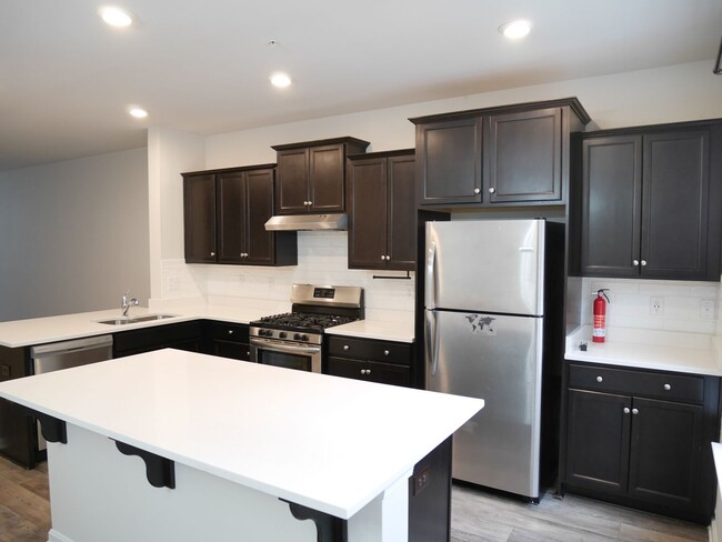 Foto del edificio - Spacious Townhome- Severn, MD