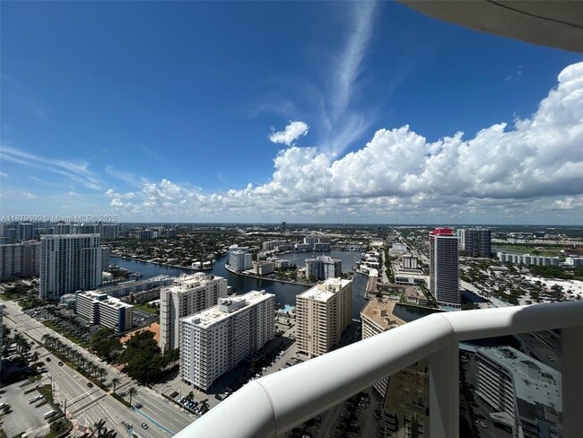Building Photo - 1800 S Ocean Dr