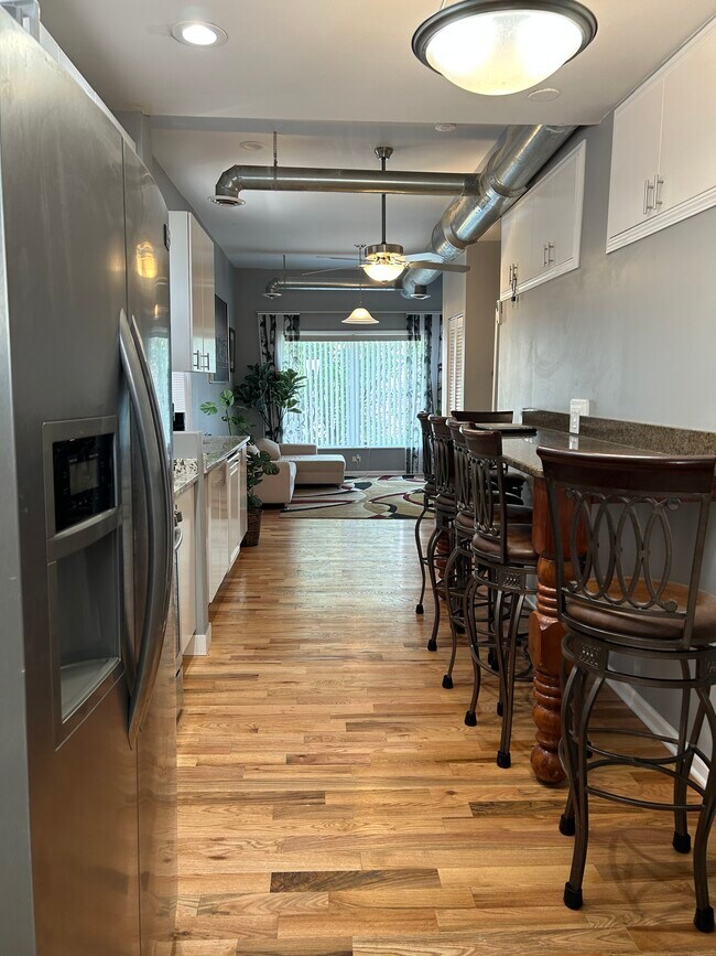 Foto del edificio - 1216 N Rockwell St