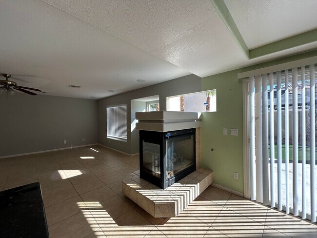 Foto del edificio - 5 bedroom in Silverado Ranch