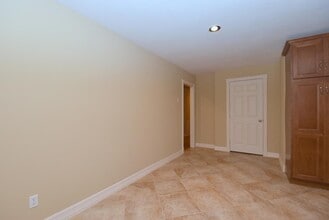 Building Photo - 10402 Chatterton Dr Building Photo - 10402 Chatterton Dr