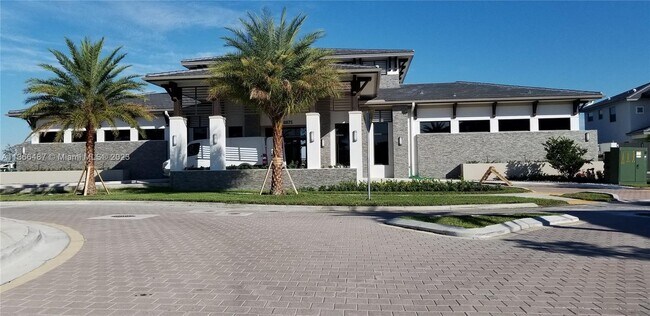 Foto del edificio - 15810 NW 91st Ave