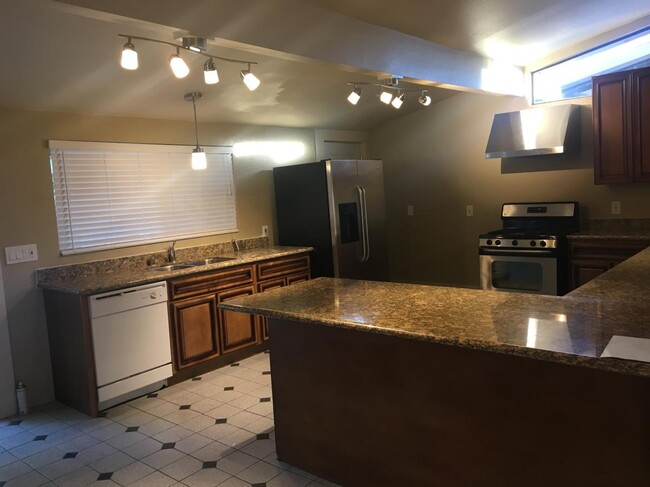 Building Photo - 3030 Tosca Way