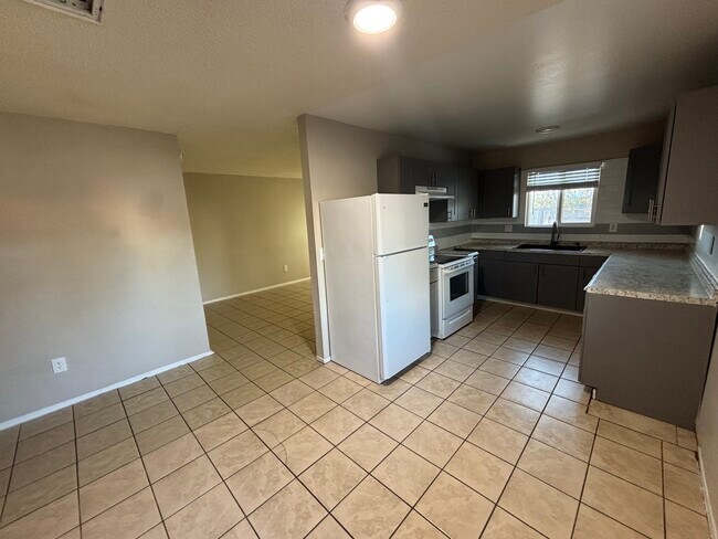 Foto del edificio - 420 E Navajo Rd