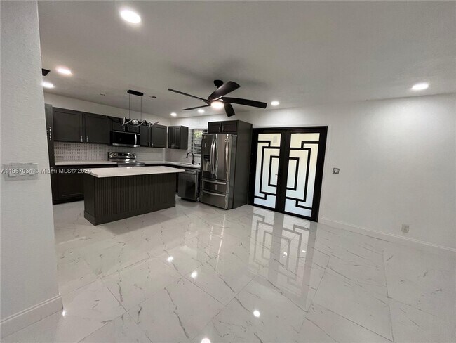 Foto del edificio - 4661 NW 4th St