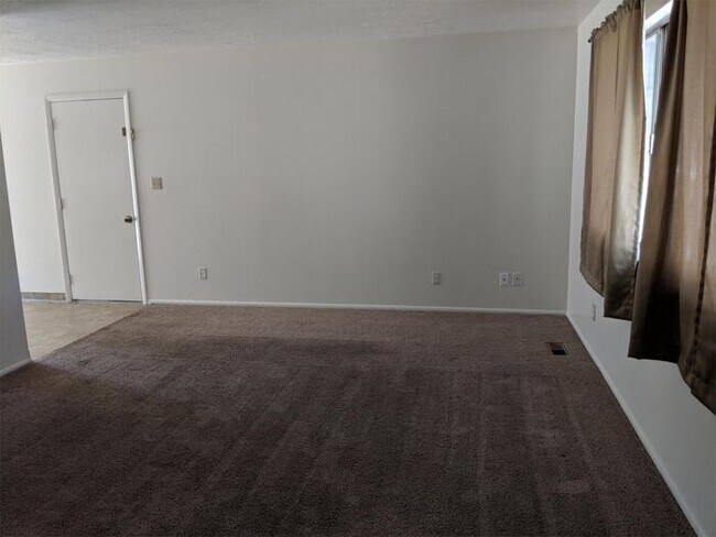 Foto del edificio - 1251 S Mountain View Dr