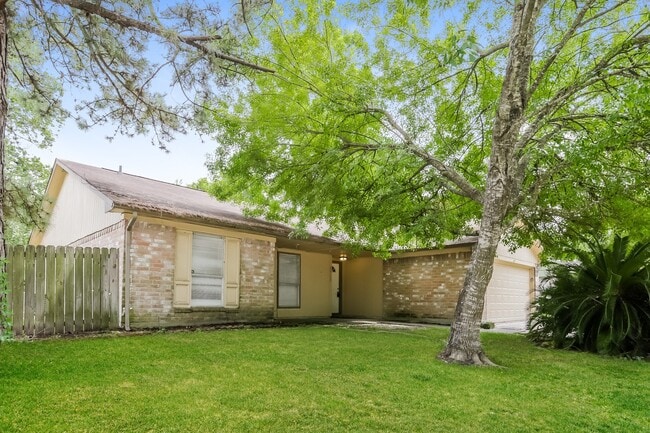 Foto del edificio - 20142 Misty Pines Dr