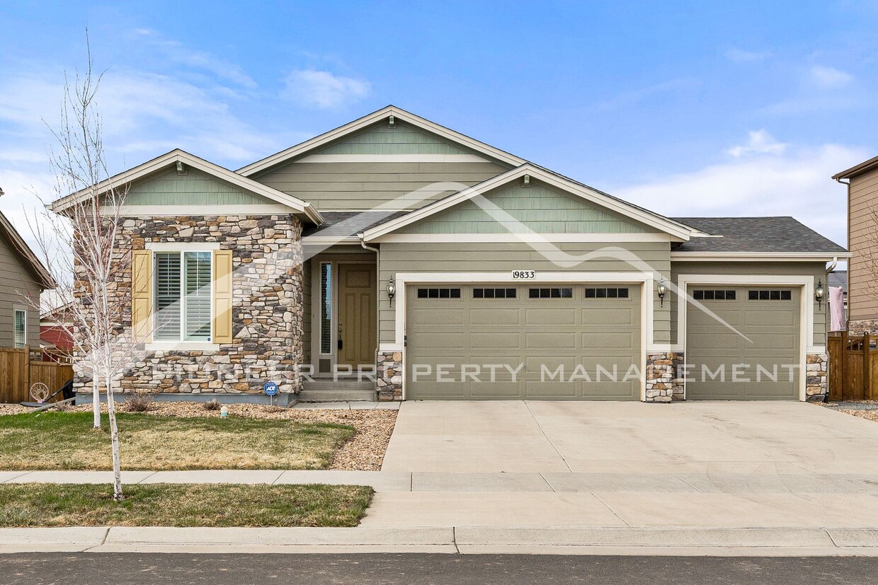 Primary Photo - Beautiful Home with 2 Car Garage and Fence...