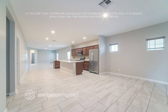 Building Photo - 10208 N 89th Ave