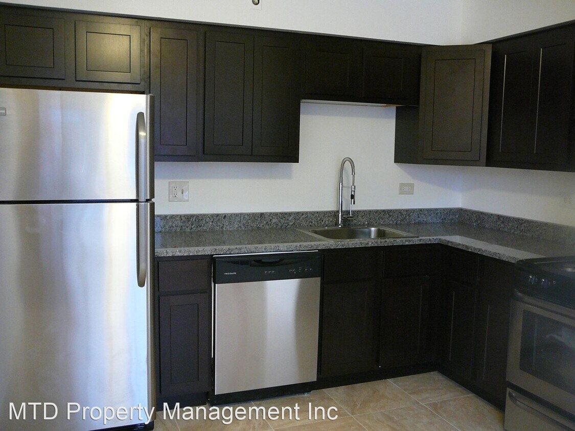 Primary Photo - 4801 N Ridgeway Ave
