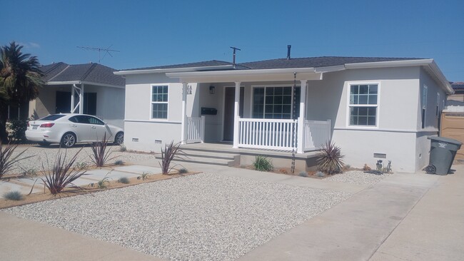 Building Photo - 1907 W 154th Pl