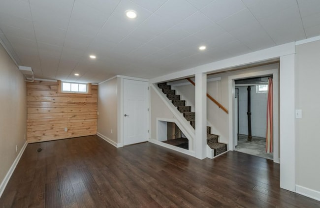 Building Photo - 1015 8th Ave NW