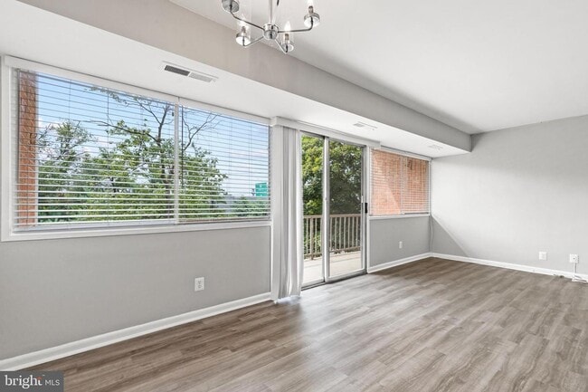 Building Photo - 5801 Quantrell Ave
