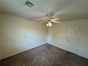 Building Photo - 317 S 11th Pl