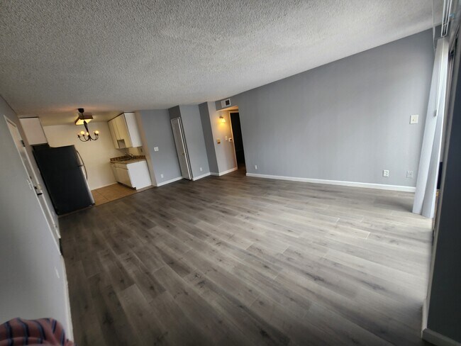 Foto del edificio - 755 N Sweetzer Ave