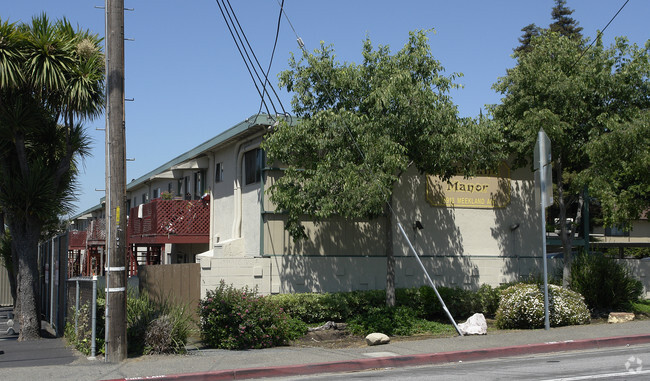 Building Photo - Meekland Manor