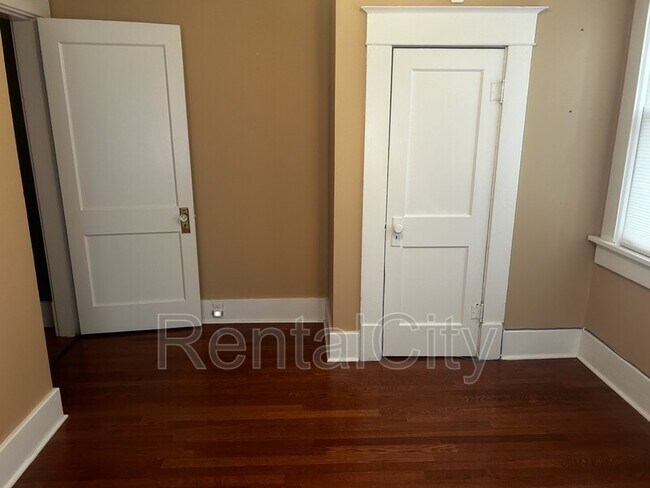 Foto del edificio - 332 Division Ave