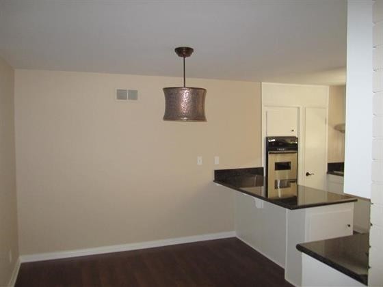 Foto del edificio - 6701 Wilkinson Ave