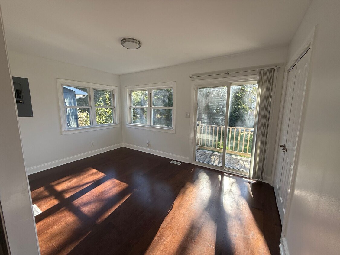 Primary Photo - **3bed House - Skip The Apartment Chaos - ...