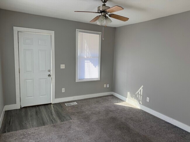 Foto del edificio - 1208 W 5th St