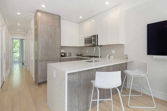 Foto del edificio - 53 Rutland Sq