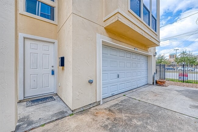 Building Photo - 1604 Holman St