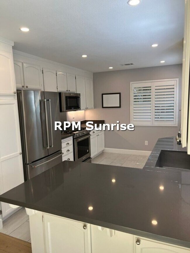 Foto del edificio - Beautifully Updated 3BR/3BA Townhome in Live Oak — Near Clayton