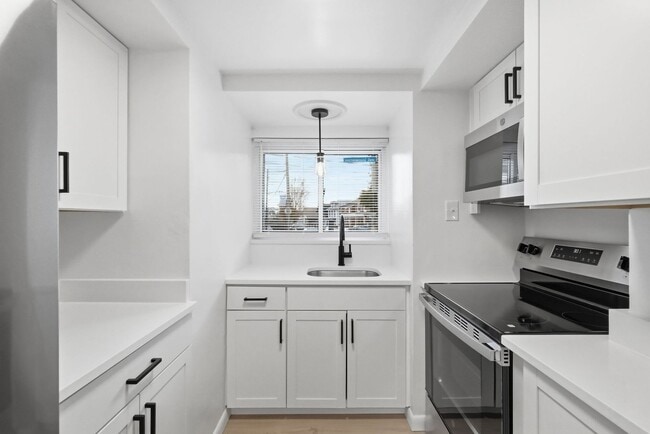 Foto del edificio - 4738 Liberty Ave