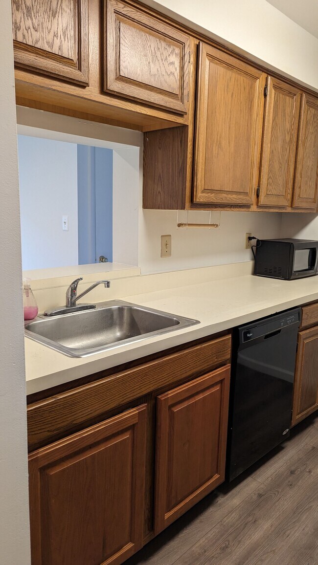 1015 Ravens Crest Dr Unit 1015, Plainsboro, NJ 08536 Condo for Rent