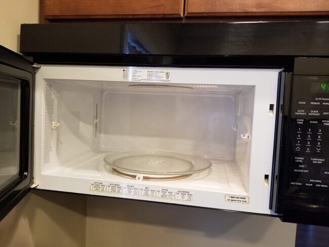 Microwave - 375 Alexander St