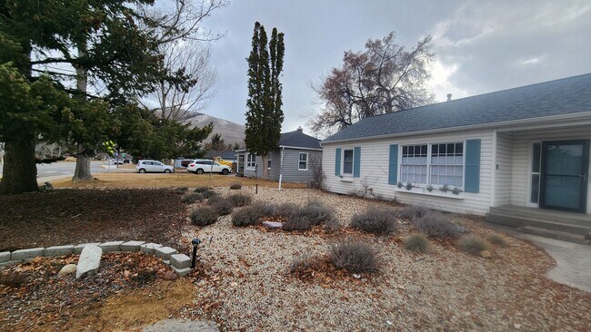 Foto del edificio - Adorable Duplex Near Washington Park