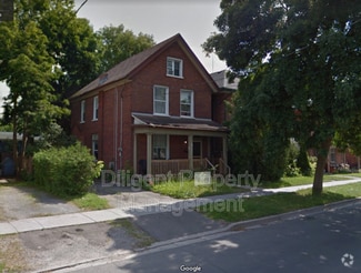 Building Photo - 265 Sherbrooke St