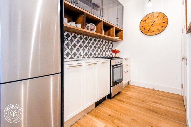Foto del edificio - 41-21 28th St