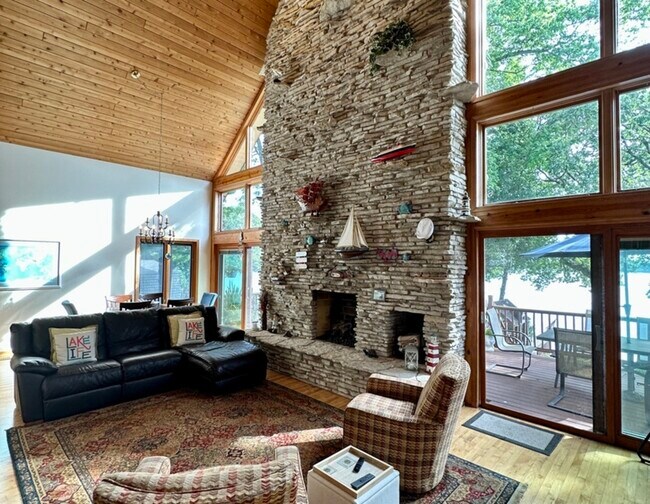 Foto del edificio - 4106 W Lake Shore Dr