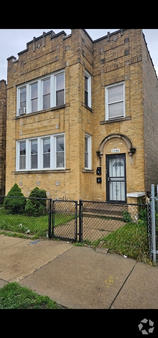 Building Photo - 7146 S Racine Ave