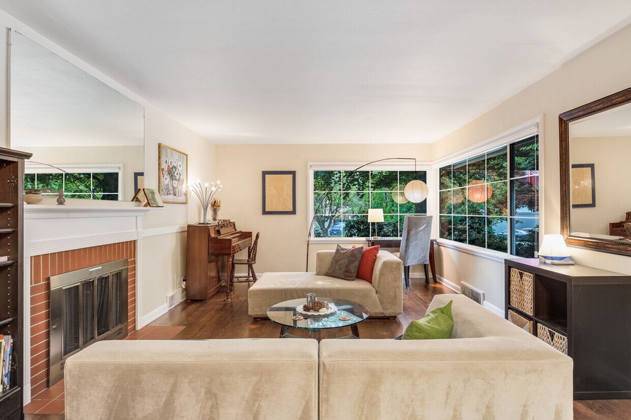 Foto principal - 3177 NE 84th St