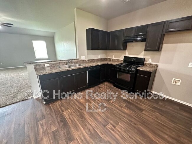 Photo - 1933 Autumn Way House