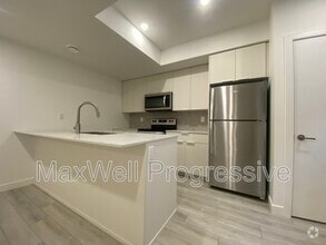 Building Photo - 10455-10143 143 St NW