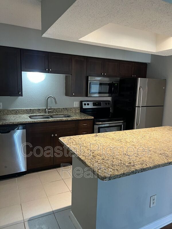 Foto del edificio - 10200 Gandy Blvd N