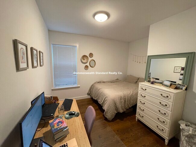 Building Photo - 19 Marney St