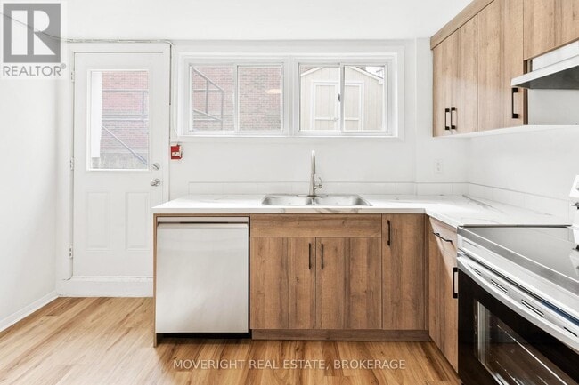 Building Photo - 24 Ottawa St