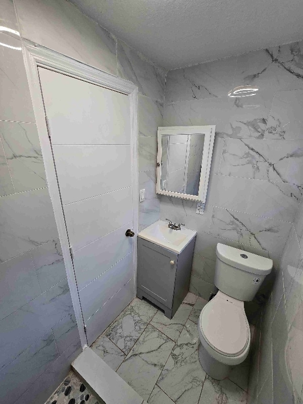 Foto del edificio - 5802 NW 12th St