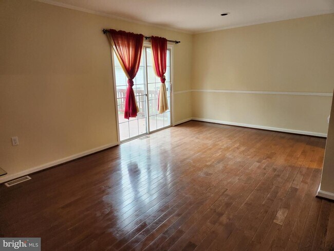 Building Photo - 10256 Fern Pool Ct