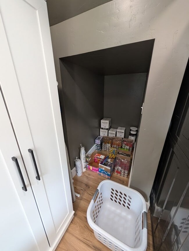 Building Photo - Gorgeous Orchards house with a SHOP!